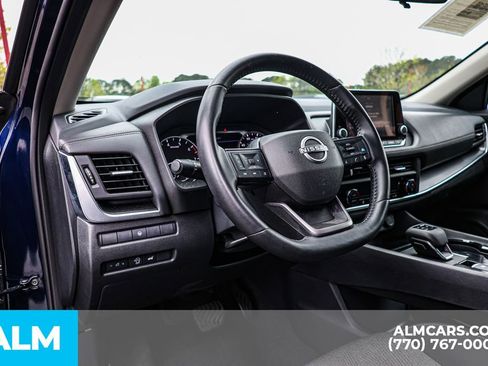 Used 2025 Nissan Rogue SV FWD image 28