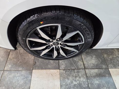 Used 2021 Chevrolet Malibu RS FWD image 29
