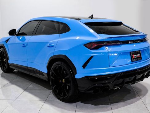 Used 2022 Lamborghini Urus image 8
