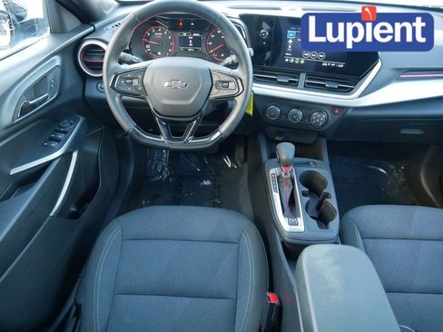 Used 2024 Chevrolet Trax RS image 16