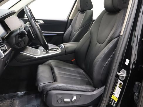 Used 2022 BMW X7 xDrive40i w/ Cold Weather Package AWD/4WD image 14