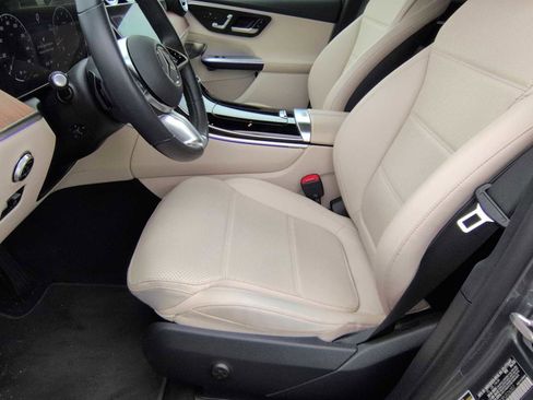 Used 2023 Mercedes-Benz GLC 300 4MATIC image 16