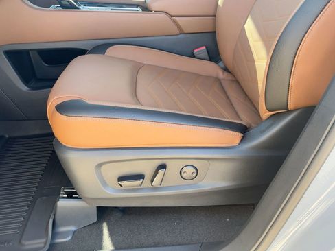 New 2025 Nissan Pathfinder Platinum w/ Black Appearance Package image 14