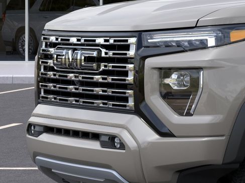 New 2026 GMC Canyon Denali w/ LPO, Black Badging Package AWD/4WD image 15