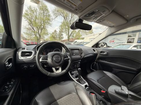 Used 2018 Jeep Compass Latitude w/ Popular Equipment Group AWD/4WD image 32