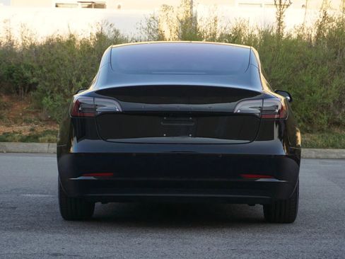 Used 2018 Tesla Model 3 Long Range image 6