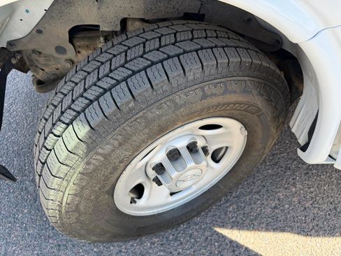 Used 2020 Chevrolet Express 2500 RWD 2500 155 w/ Communications Package image 32