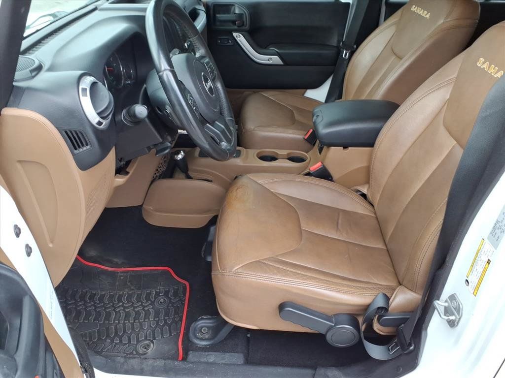 Used 2015 Jeep Wrangler Unlimited Sahara w/ Dual Top Group AWD/4WD image 5