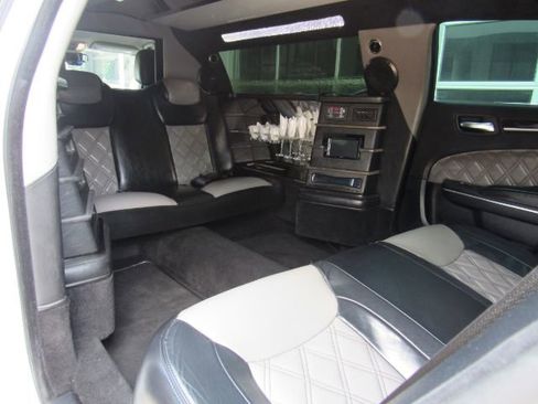 Used 2015 Chrysler 300 Limited image 16