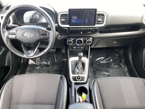 Used 2023 Hyundai Venue Limited FWD image 16