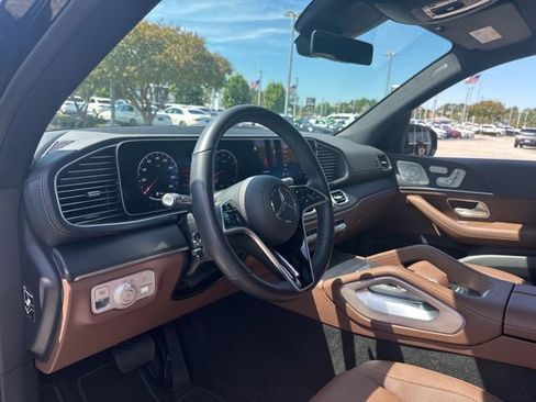 Certified 2025 Mercedes-Benz GLS 450 4MATIC image 17