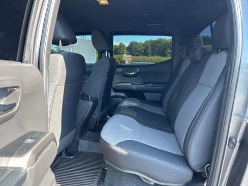 Used 2023 Toyota Tacoma TRD Sport AWD/4WD image 17