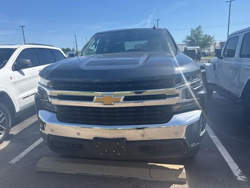 Used 2021 Chevrolet Silverado 1500 LT w/ Safety Package II AWD/4WD image 2