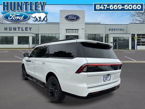 Used 2025 Lincoln Navigator L Reserve w/ Jet Appearance Package AWD/4WD image 6