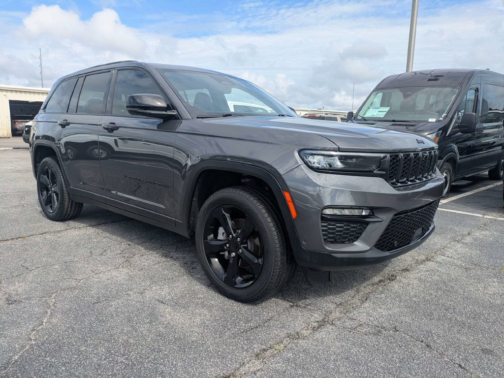 Used 2025 Jeep Grand Cherokee Limited w/ Luxury Tech Group II AWD/4WD 360° Tour