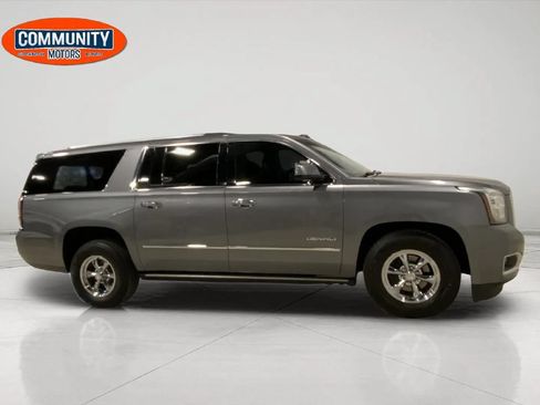 Used 2020 GMC Yukon XL Denali w/ Denali Ultimate Package AWD/4WD image 9