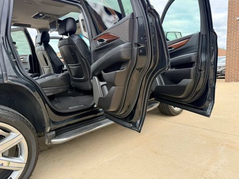 Used 2015 Cadillac Escalade Premium AWD/4WD image 22