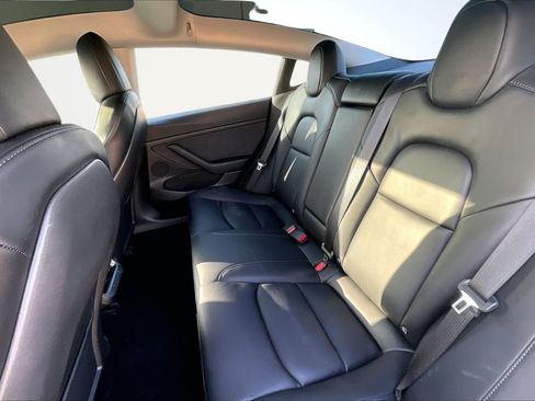 Used 2022 Tesla Model 3 Long Range AWD/4WD image 25