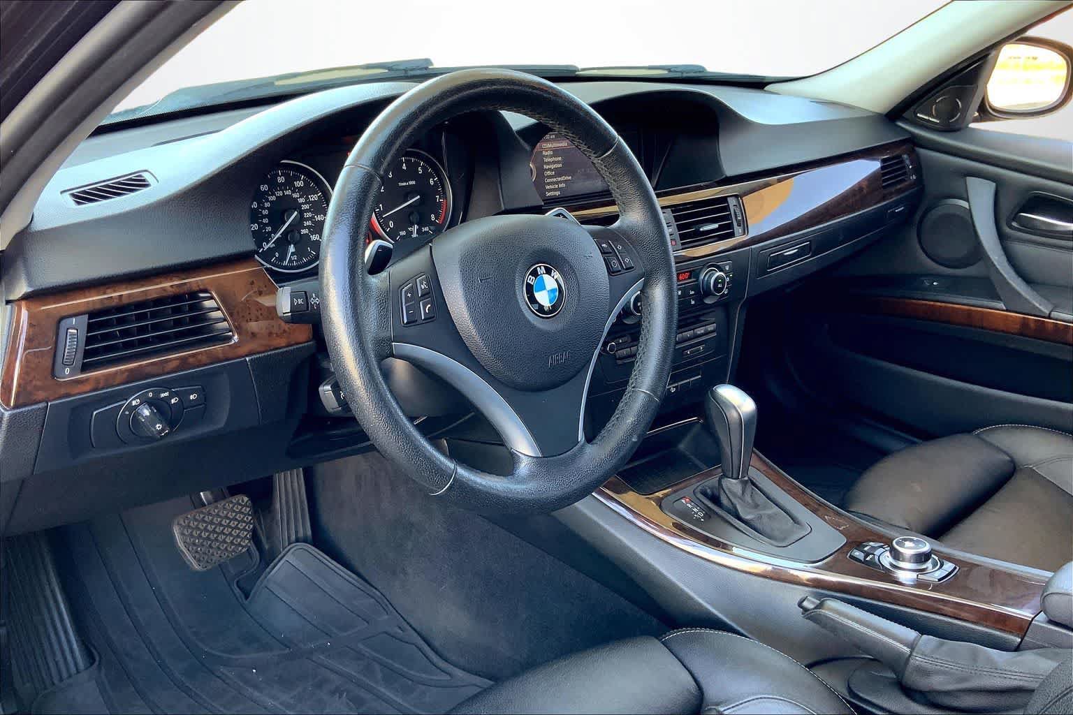 Used 2011 BMW 335i xDrive Sedan AWD/4WD image 2