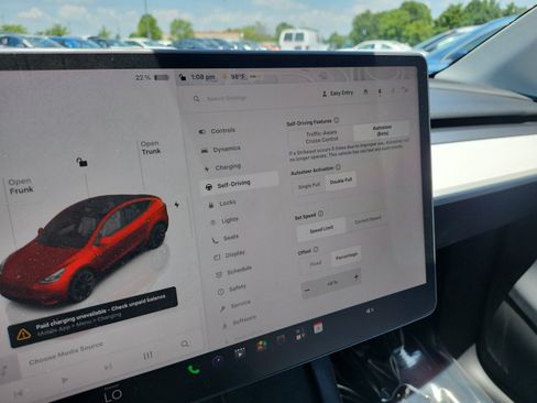 Used 2024 Tesla Model Y Long Range AWD/4WD image 17