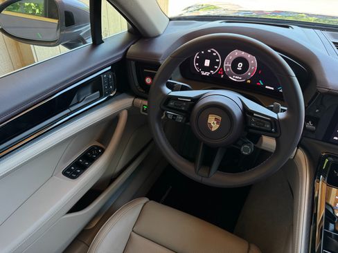 Used 2025 Porsche Panamera 4 AWD/4WD image 51