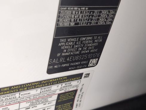 Certified 2025 Land Rover Discovery Dynamic SE image 16