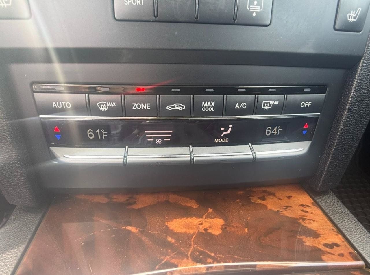 Used 2012 Mercedes-Benz E 550 Coupe image 17