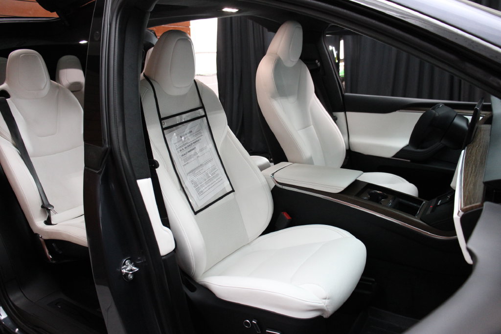 Used 2023 Tesla Model X AWD/4WD image 18
