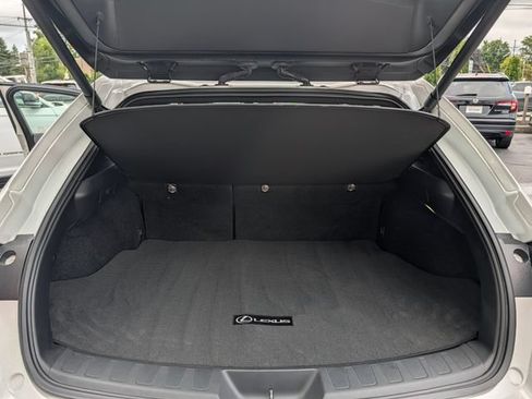 Used 2024 Lexus UX 250h FWD image 11