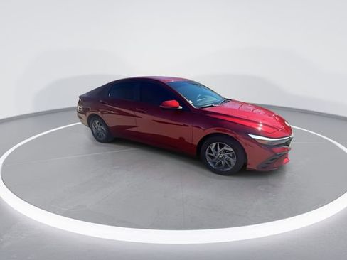 Certified 2024 Hyundai Elantra SEL image 2