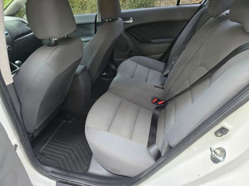 Used 2017 Kia Forte LX image 16