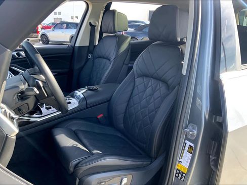 Used 2024 BMW X7 xDrive40i image 7