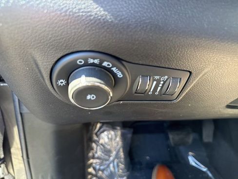 Certified 2022 Jeep Compass Limited image 25