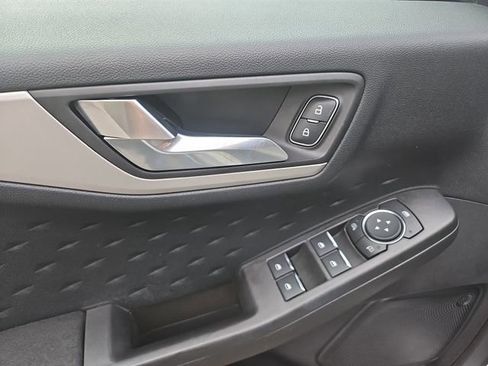 Used 2020 Ford Escape SE image 23