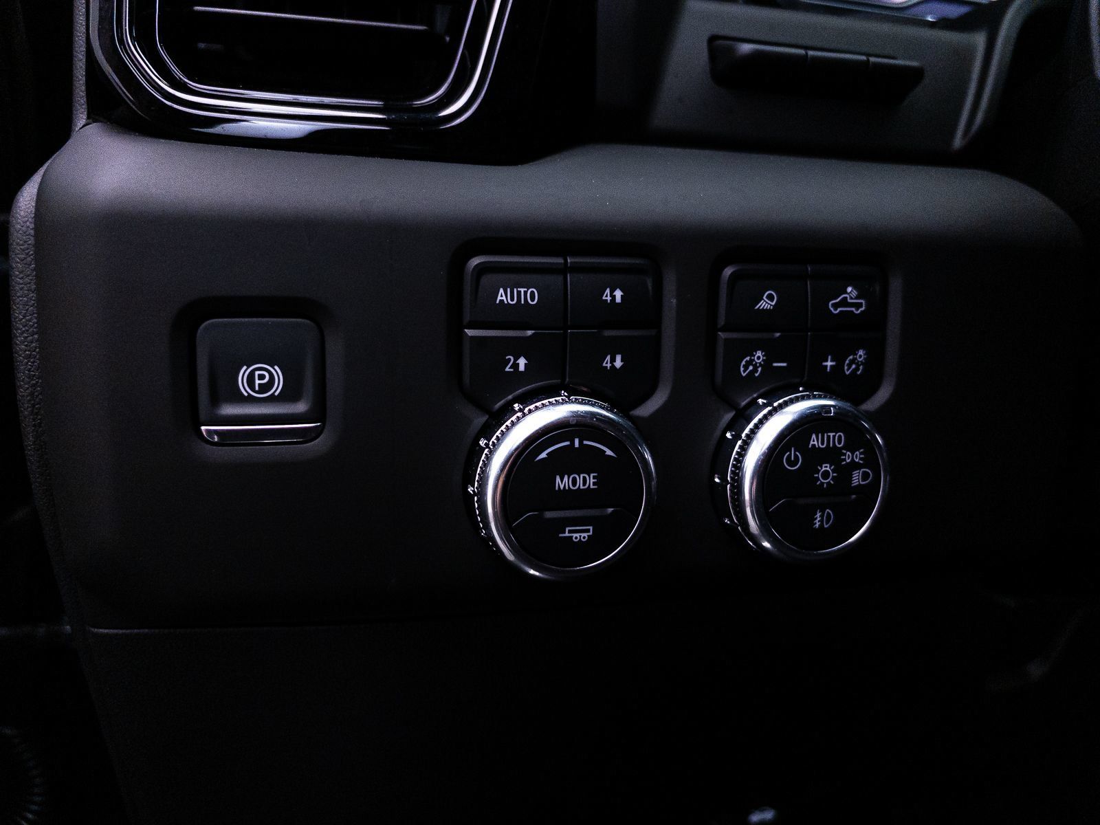 Used 2025 GMC Sierra 2500 AT4 w/ AT4 Premium Plus Package AWD/4WD image 10