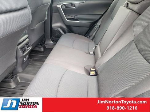 Used 2022 Toyota RAV4 LE FWD image 29