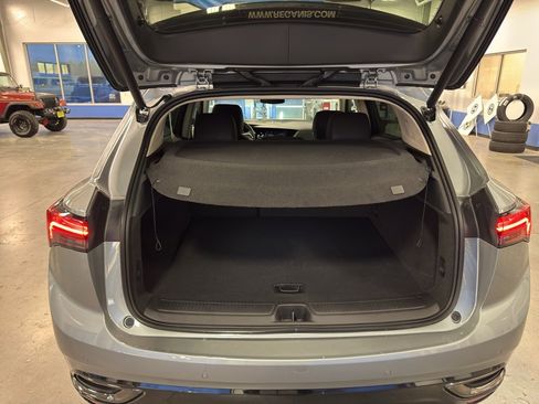 Used 2023 Buick Envision Essence w/ Technology Package I image 13