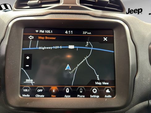 Used 2023 Jeep Renegade Latitude AWD/4WD image 28