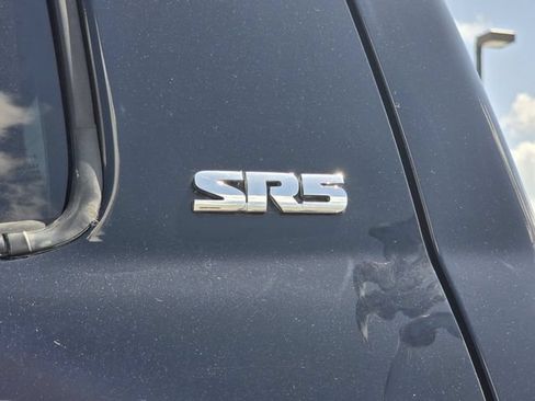 Used 2019 Toyota Tundra SR5 w/ Convenience Package AWD/4WD image 32