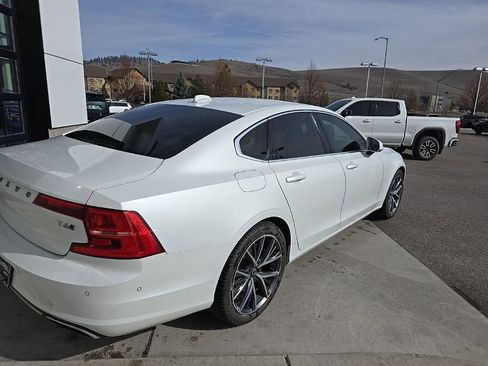 Used 2017 Volvo S90 T6 Momentum w/ Vision Package image 6