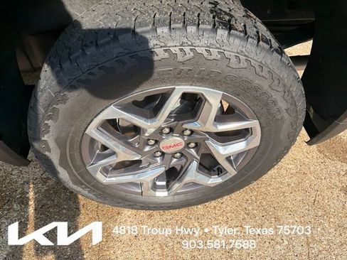 Used 2024 GMC Sierra 1500 SLT w/ SLT Premium Package AWD/4WD image 8