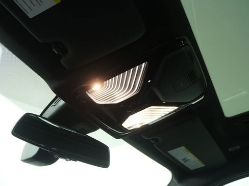 Used 2026 BMW 330i Sedan w/ Premium Package image 20