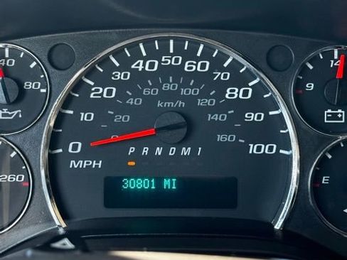 Used 2015 Chevrolet Express 2500 RWD image 31