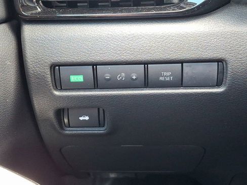 Used 2024 Nissan Sentra SR FWD image 26