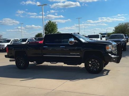 Used 2018 GMC Sierra 3500 Denali w/ Duramax Plus Package AWD/4WD image 9