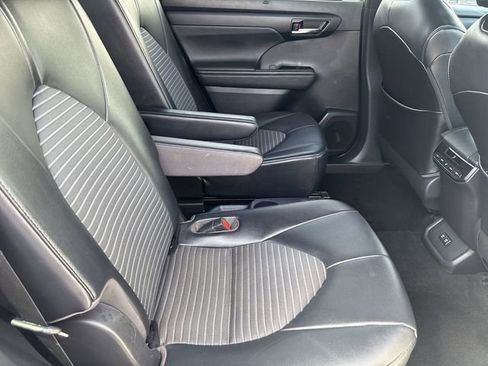 Used 2021 Toyota Highlander XSE image 14
