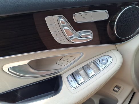 Used 2022 Mercedes-Benz GLC 300 image 27