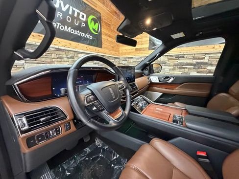Used 2024 Lincoln Navigator Reserve AWD/4WD image 12