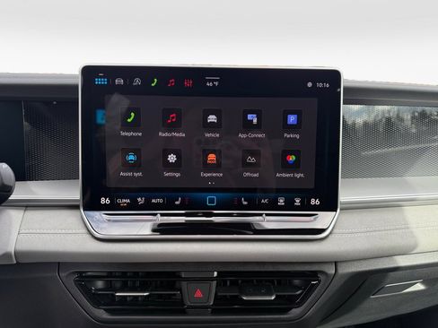 New 2026 Volkswagen Tiguan SE R-Line image 17