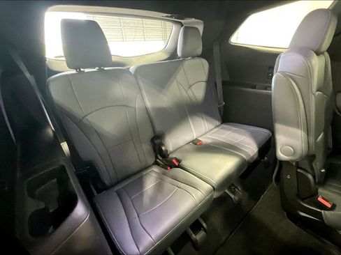 Used 2023 Buick Enclave Premium image 36